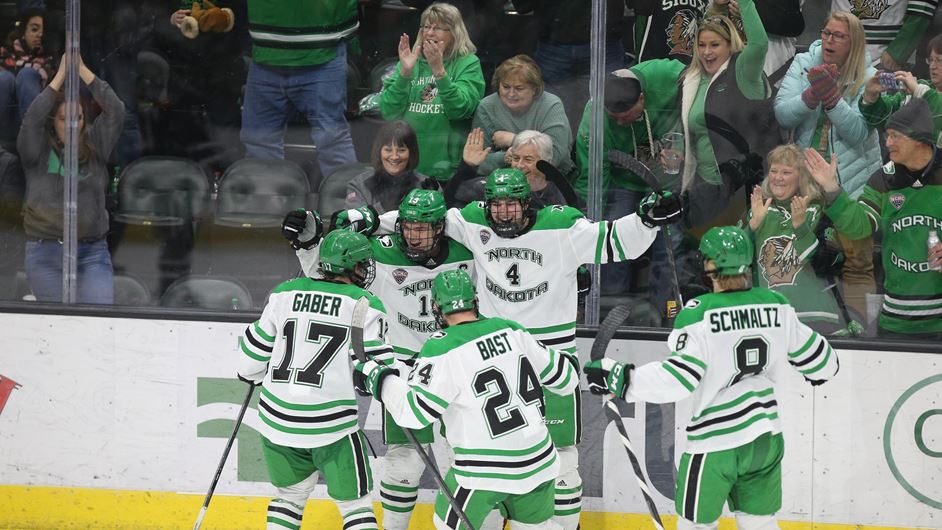 No. 12/11 Fighting Hawks keep rolling with 4-1 win over No. 18 Omaha - Vimarsana News