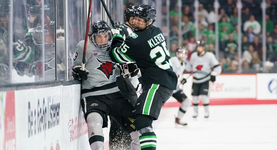 No. 20 Omaha hands No. 4/5 UND first regulation loss since Jan. 22 - Vimarsana News