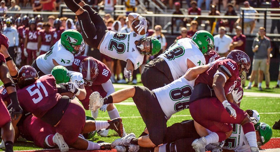 No. 24 Southern Illinois Upends No. 19 North Dakota, 34-17 - Vimarsana News