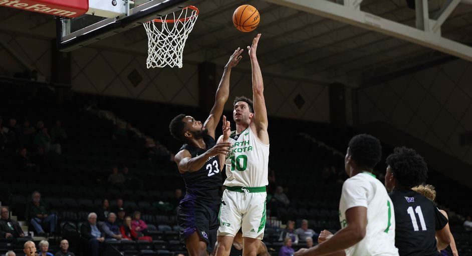 North Dakota Defeats Waldorf in Exhibition, 93-48 - Vimarsana News