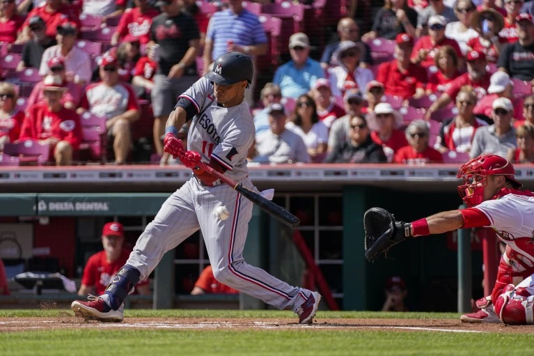 Twins overcome Hunter Greene's 14 Ks, rally to beat Reds 5-3 and drop AL Central magic number to 2 - Vimarsana News