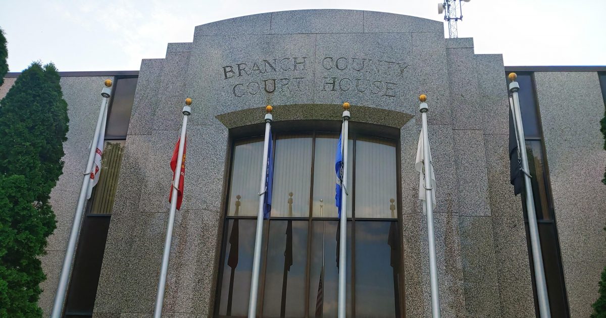 Commissioners question Public Defender's request for social worker | WTVB | 1590 AM · 95.5 FM - Vimarsana News