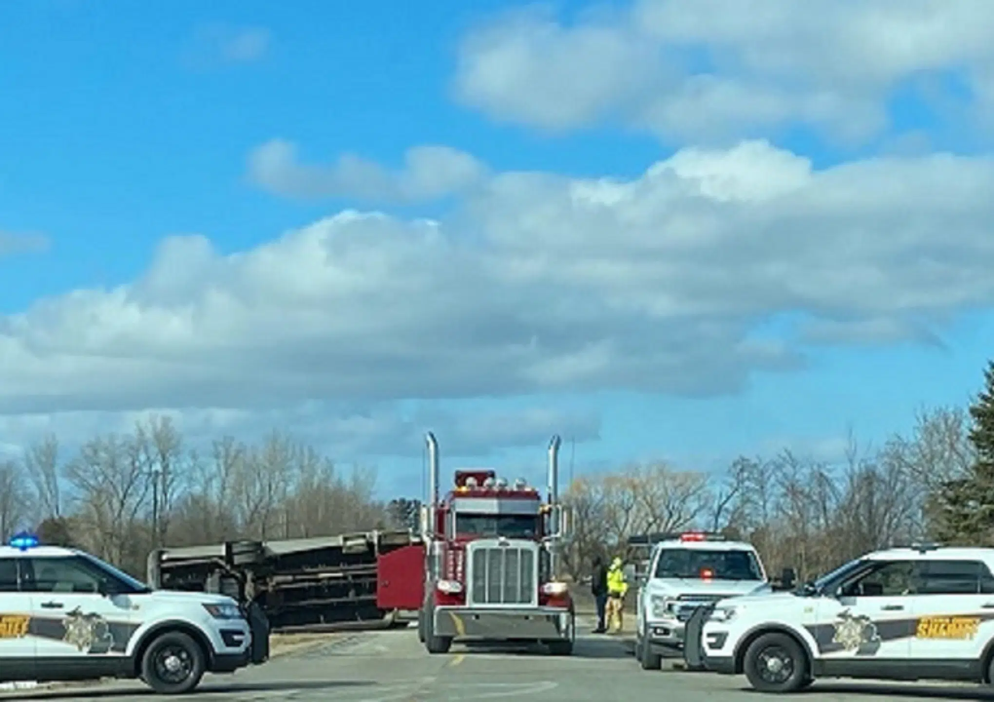 One hurt in Olive Twp. carbus crash 1450 AM 99.7 FM WHTC Holland