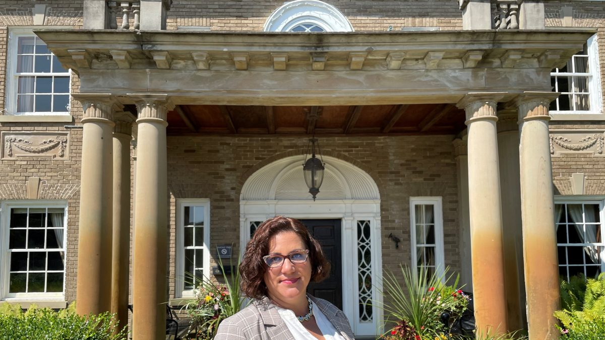 New leader at Felt Mansion Brings Nonprofit Skills to Laketown Township - Vimarsana News
