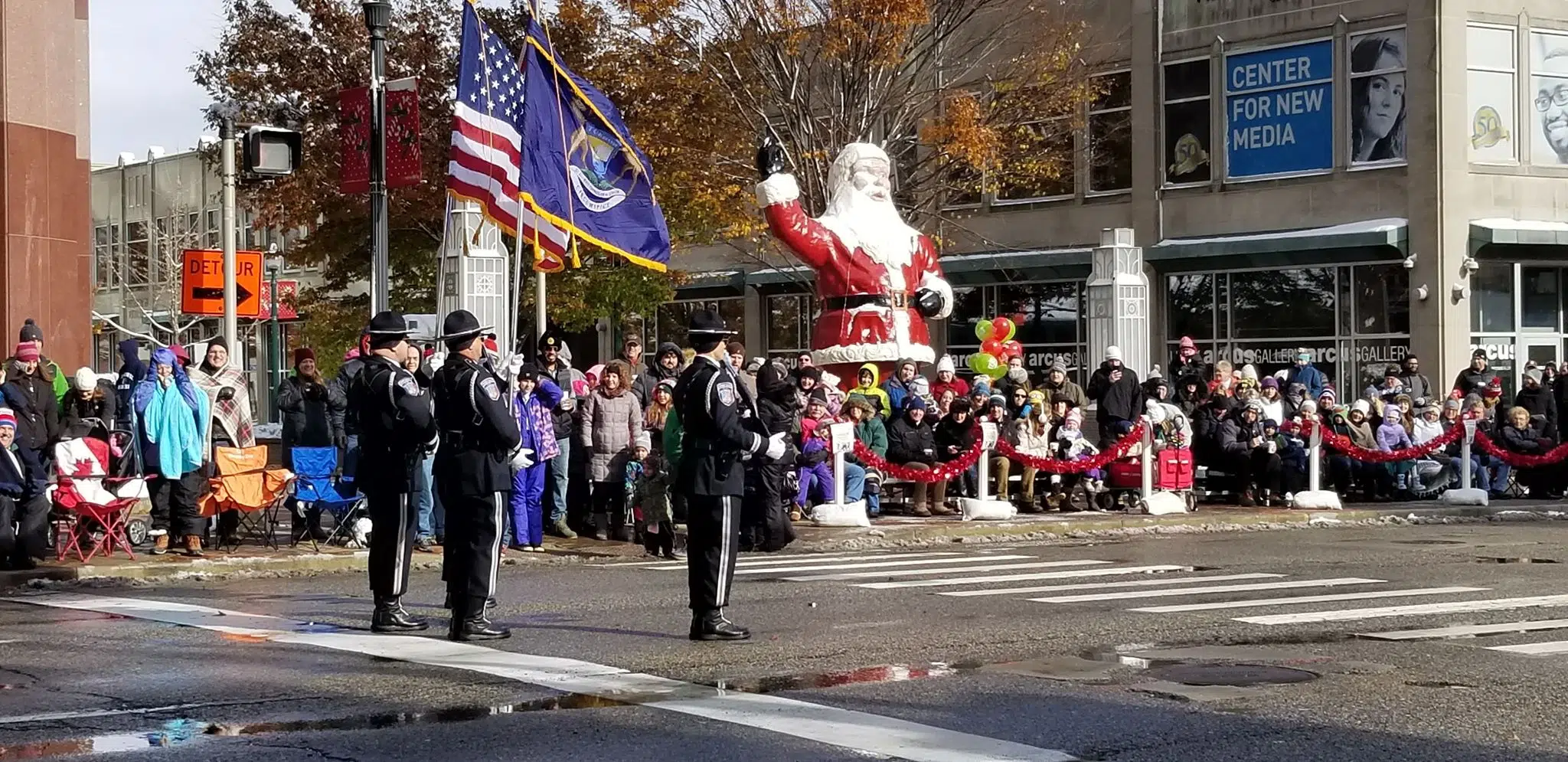 Kalamazoo Christmas Parade 2022 Santa And The Holly Jolly Trolley Set To Return To Downtown Kalamazoo This  Year | Fat One 102.7 | Wfat | Battle Creek, Mi