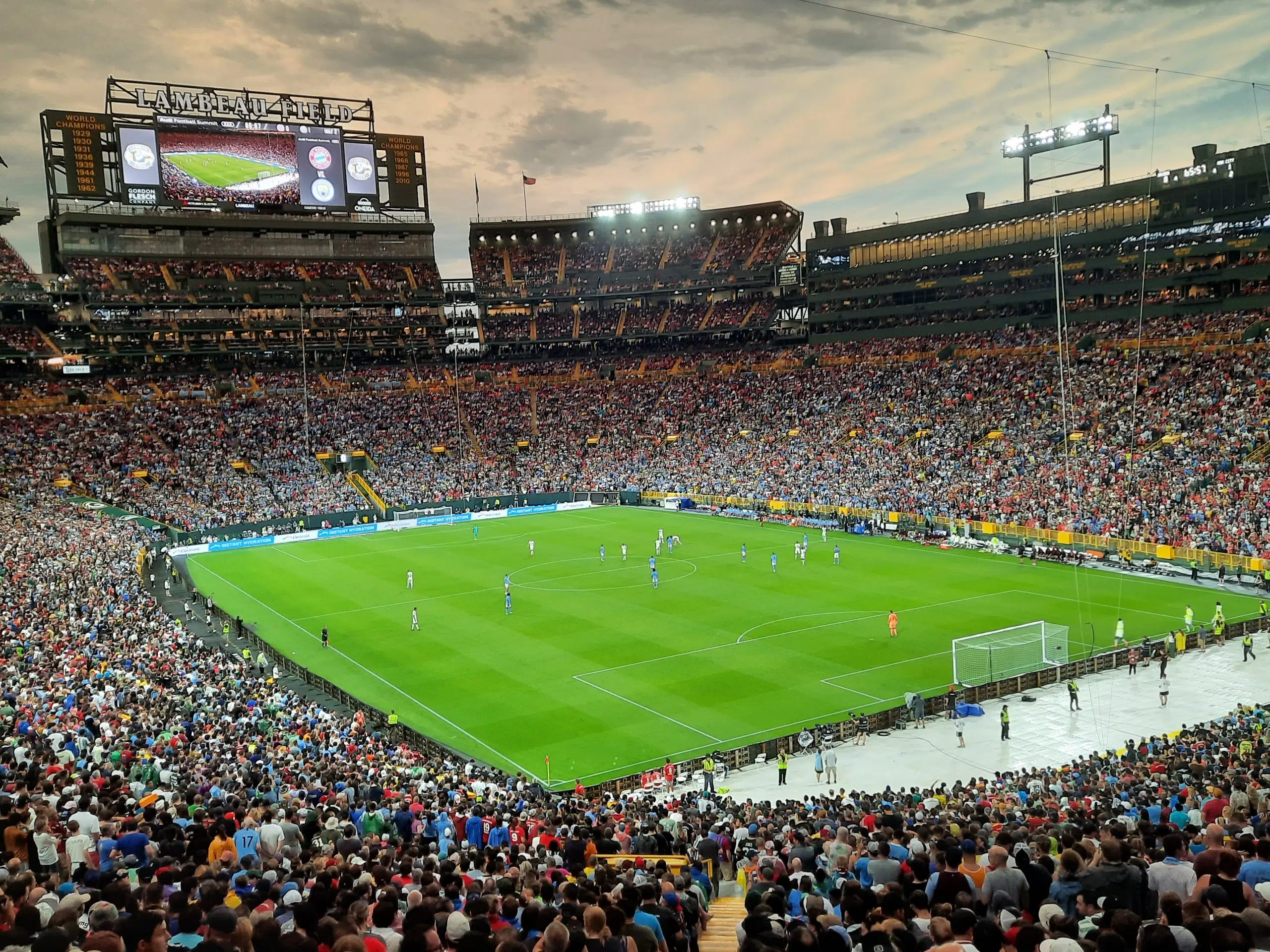 Manchester City wins first-ever soccer match at Lambeau Field