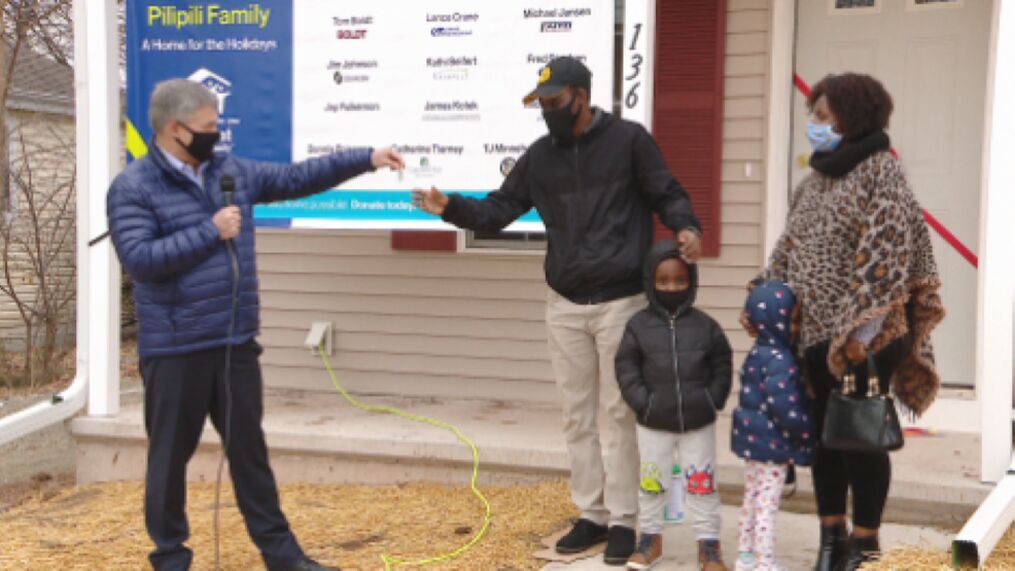 Neenah Family Gets New Home for the Holidays - Vimarsana News