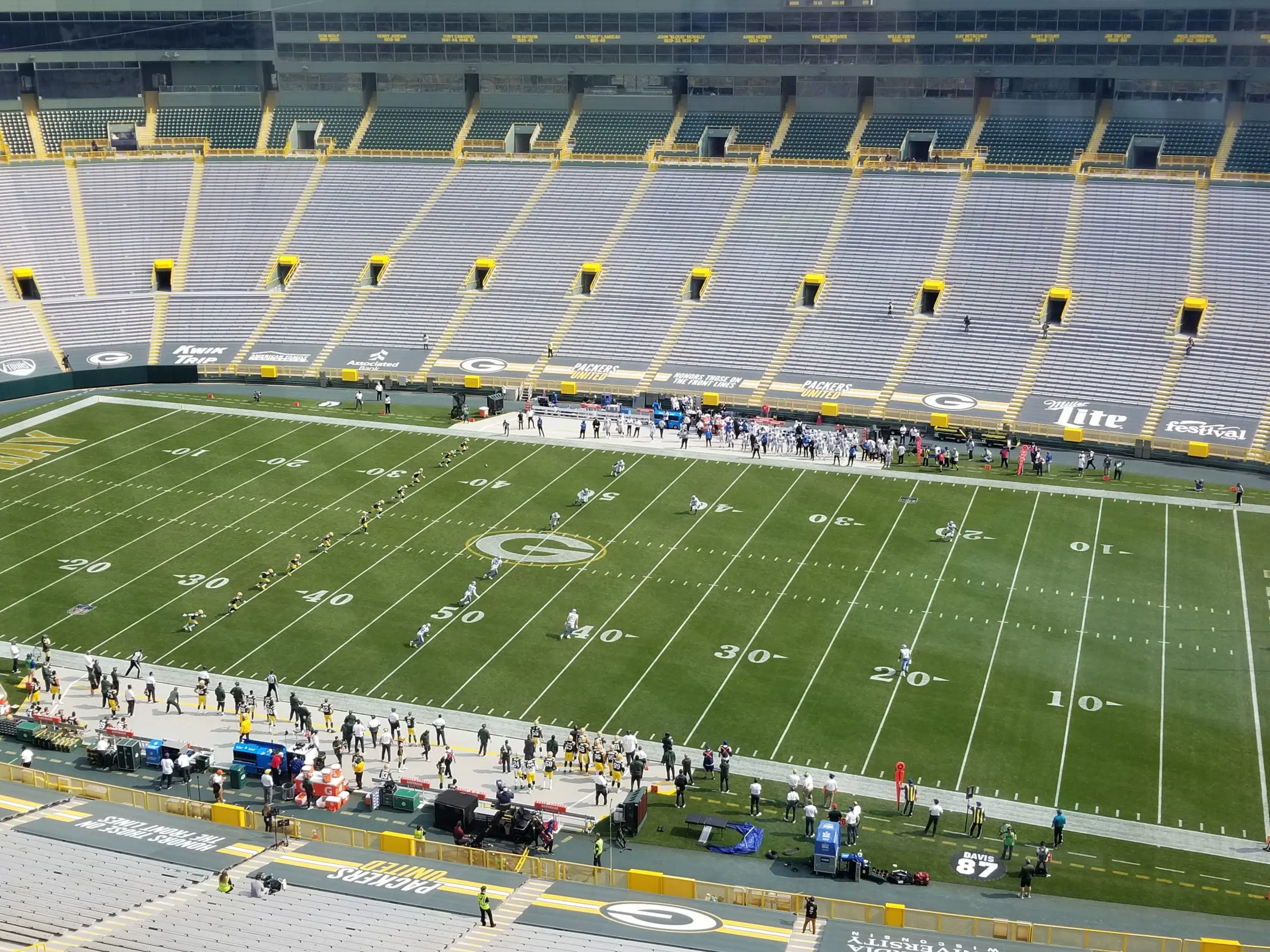 Playoff Football Expected To Bring Largest Crowds Of The Year To Lambeau  Field, Y100 WNCY, Your Home For Country & Fun