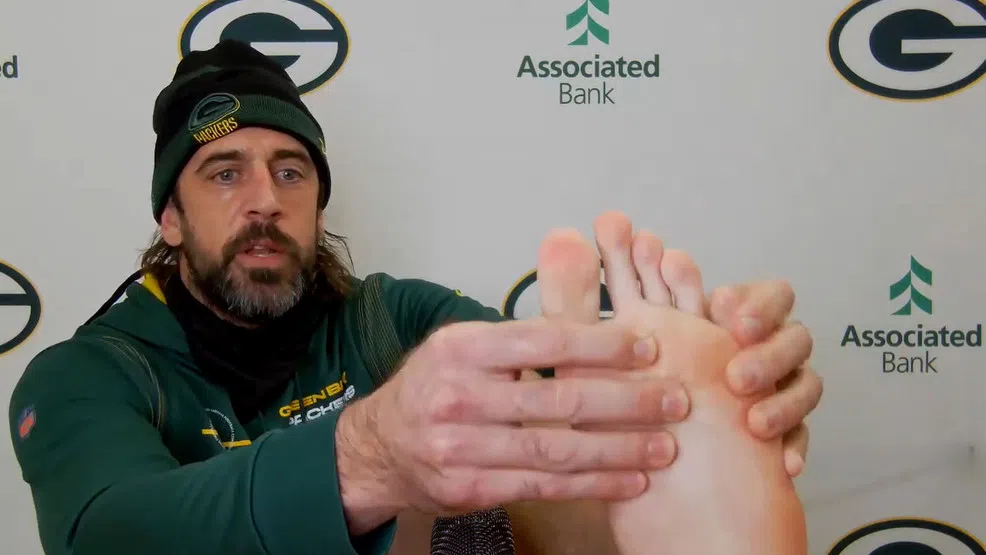 Rodgers Shows Broken Toe to Dispel Rumors of ‘COVID Toe’ Duke FM