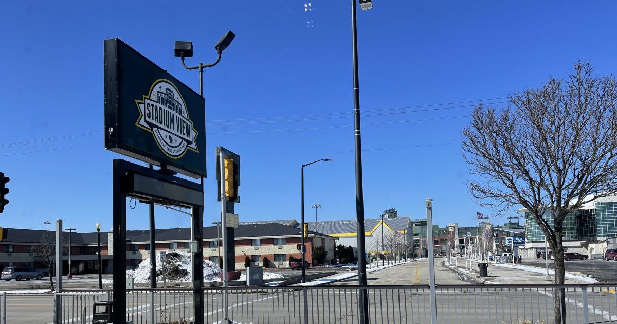 Fans, Tourism Leaders React to Rodgers Return to Green Bay - Vimarsana News