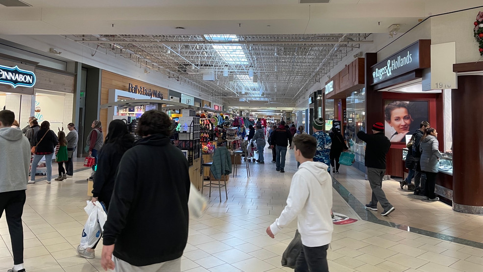 Holiday Sales Off And Running At Bay Park Square - Vimarsana News
