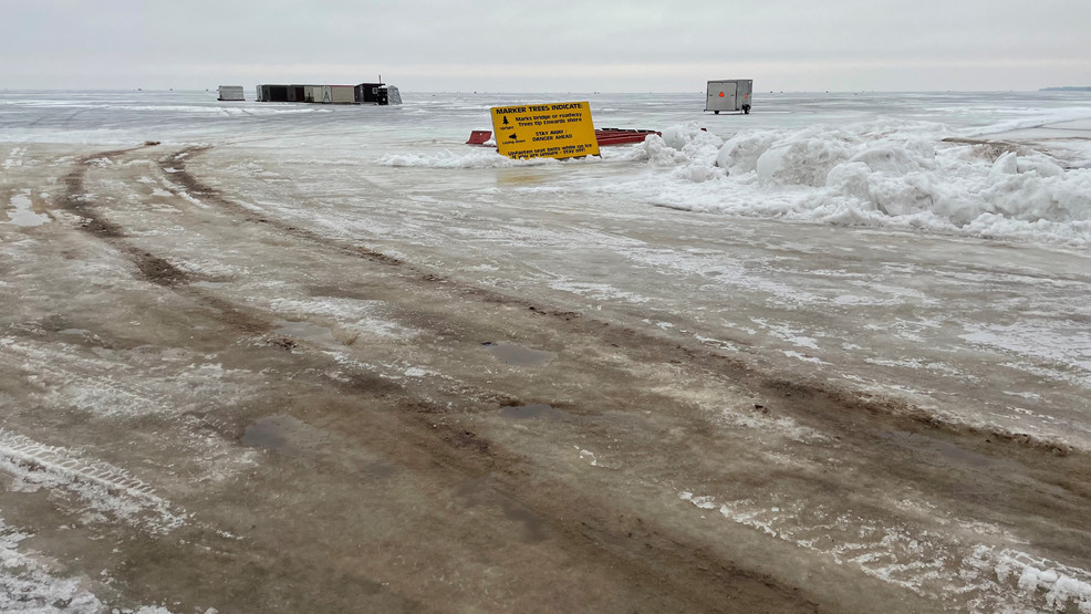 Lake Winnebago Ice Is Deteriorating, A Warning To Sturgeon Spearers - Vimarsana News