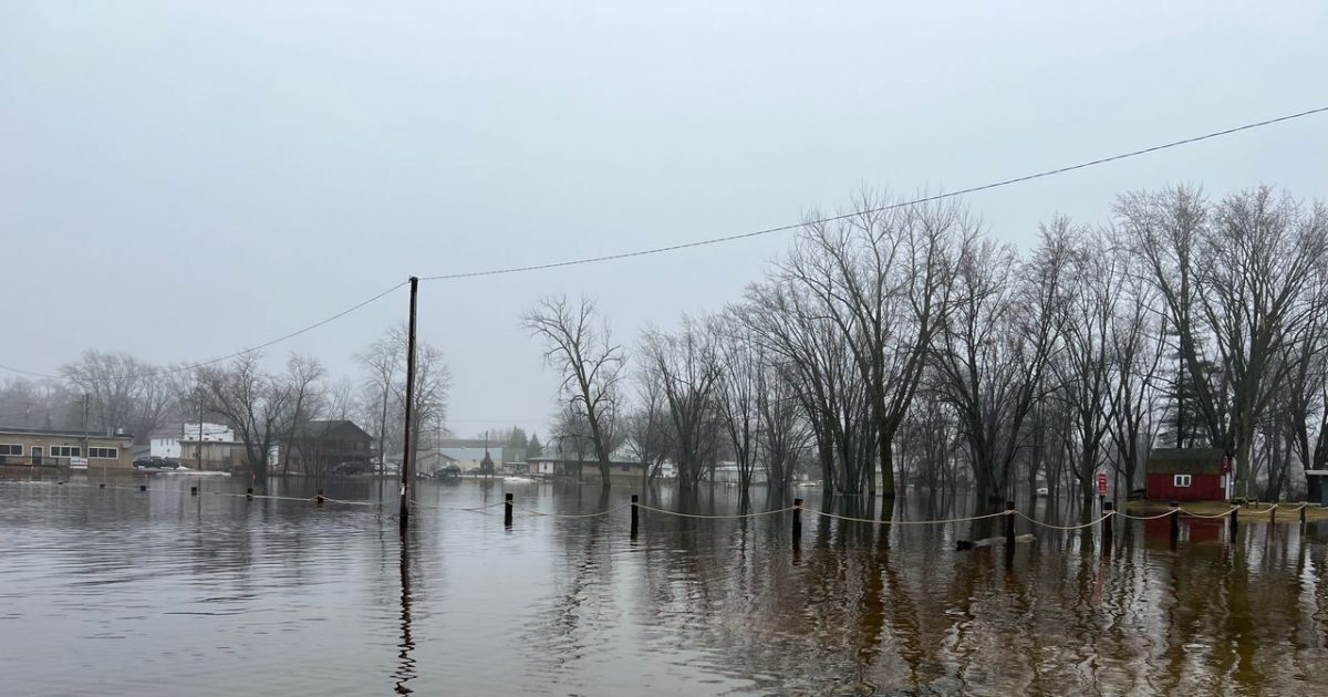 Recent Rain and Melting Snow Cause Water Levels to Rise on Wolf River in Shiocton - Vimarsana News