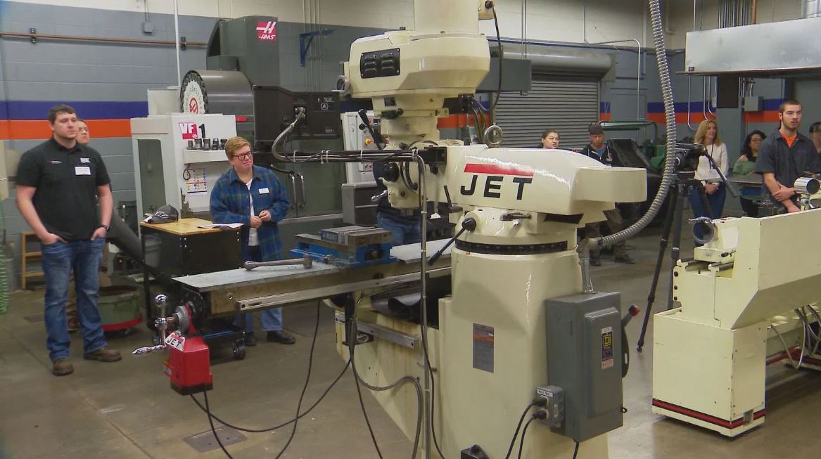 Green Bay Students in Manufacturing Program Gain Real-World Experience - Vimarsana News