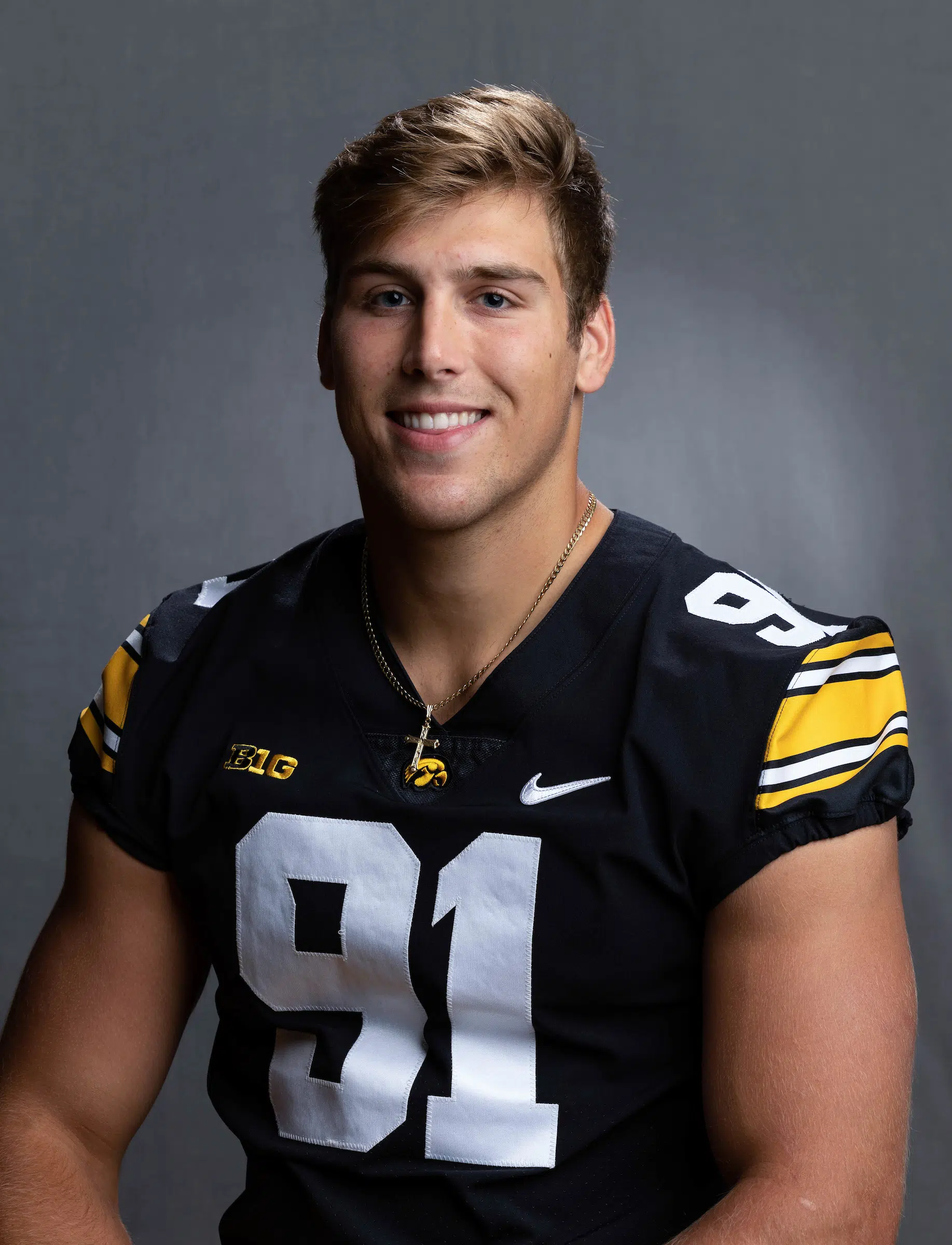 Green Bay Packers sign Iowa edge rusher Lukas Van Ness