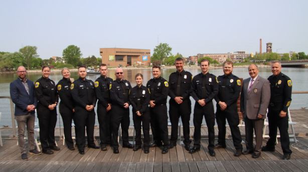 Green Bay Police Department Swears in 10 New Officers - Vimarsana News