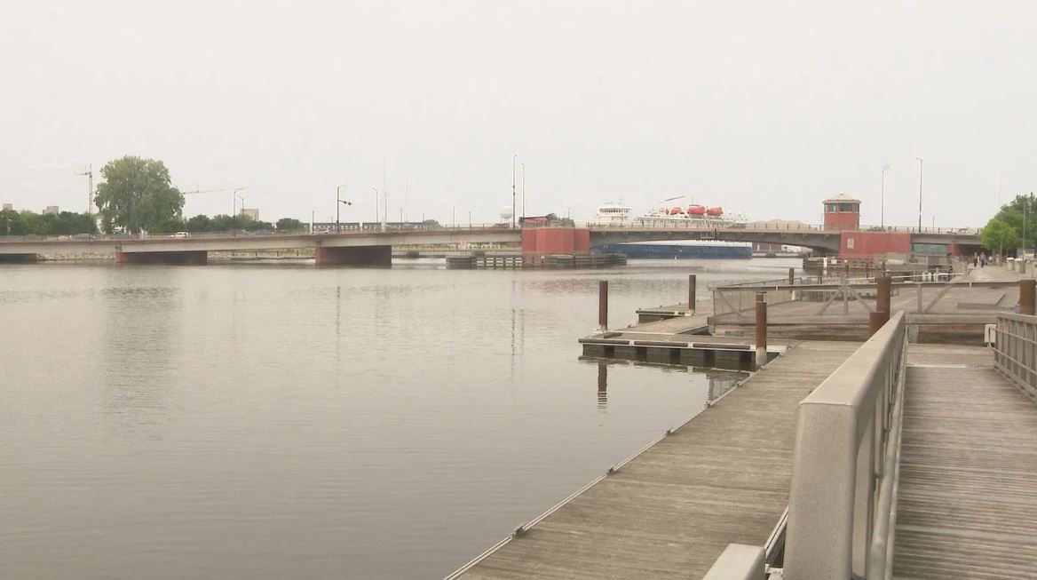 Green Bay to Take Phased Approach with Repairs for Ray Nitschke Memorial Bridge - Vimarsana News