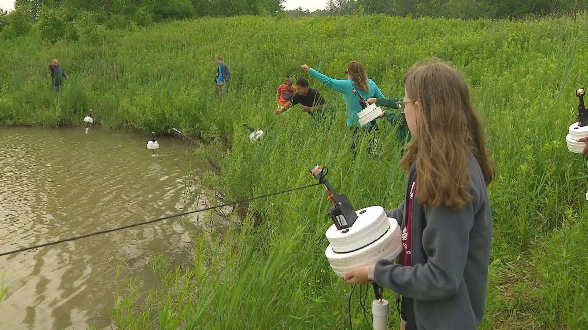 Aquatic Robotic Camp Students Launch Buoys in Green Bay - Vimarsana News
