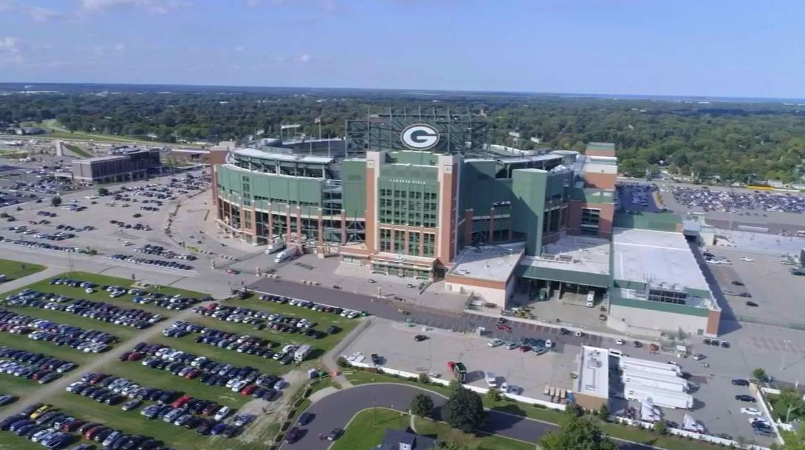 Lambeau Field Ranks Among Top American Landmarks for Marriage Proposals - Vimarsana News