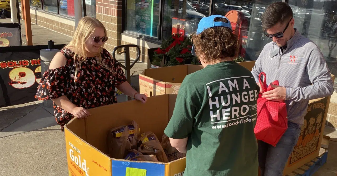 bankESB Raises $39,000 for Local Food Pantries in Inaugural Neighbors  Helping Neighbors Fundraiser :: News Details