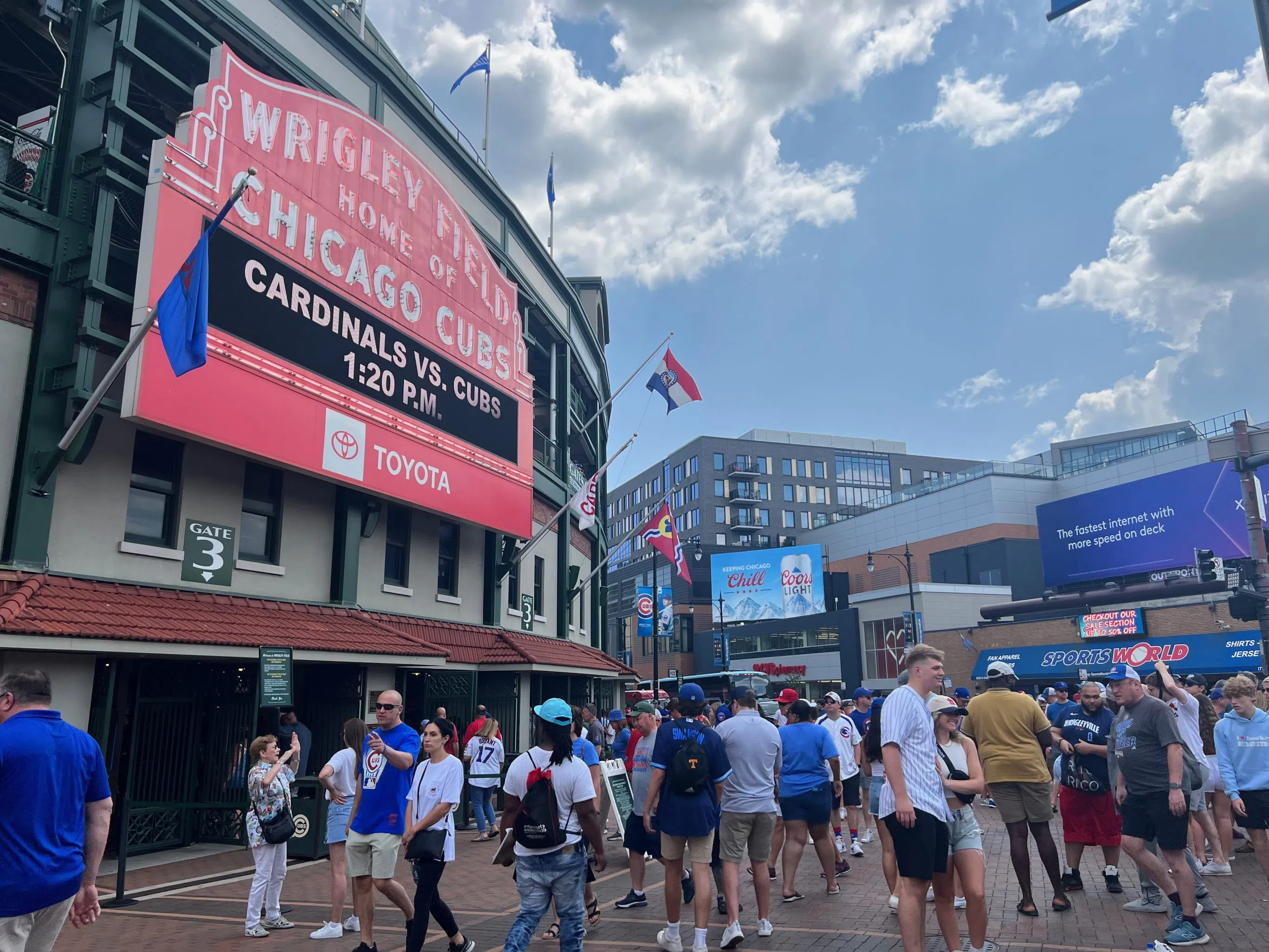 Sports Radio 1450 Takes It’s 29th Bus Trip to Wrigley Field Vermilion