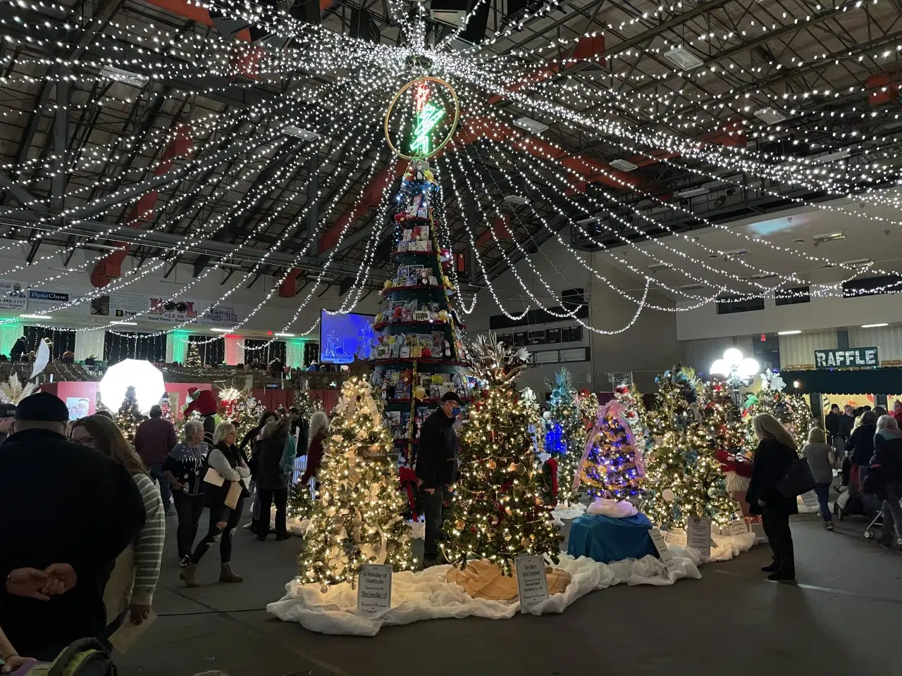 Festival of Trees has Wonderful Weekend, Continues Through Wednesday at