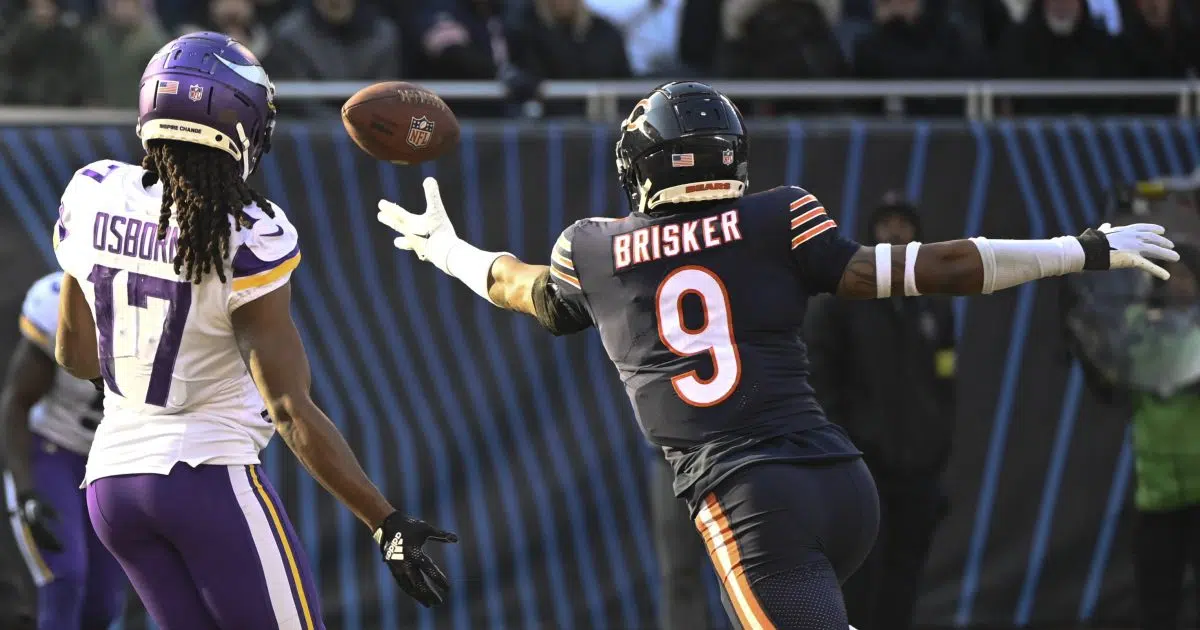 Bears fall to Vikings in season finale, get No.1 pick in draft