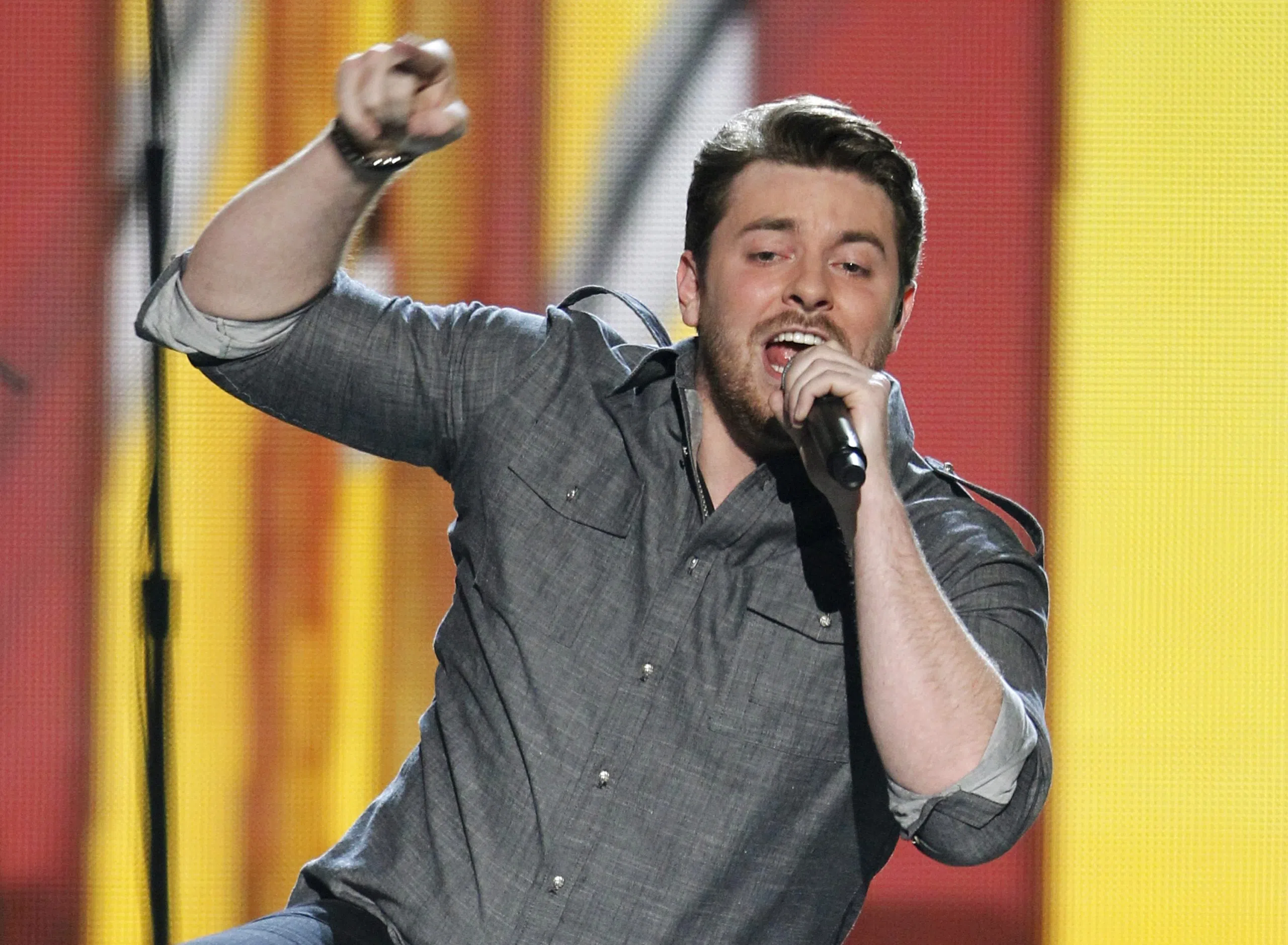 TRENDING ON TIK TOK: CHRIS YOUNG SURPRISES DAD WITH NEW TRUCK FOR