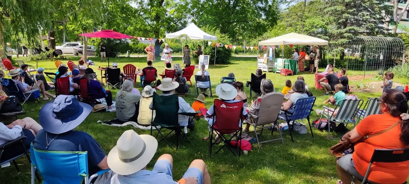 Oxenden Indigenous Art Project Event Held Ahead Of Summer Painting Unveiling