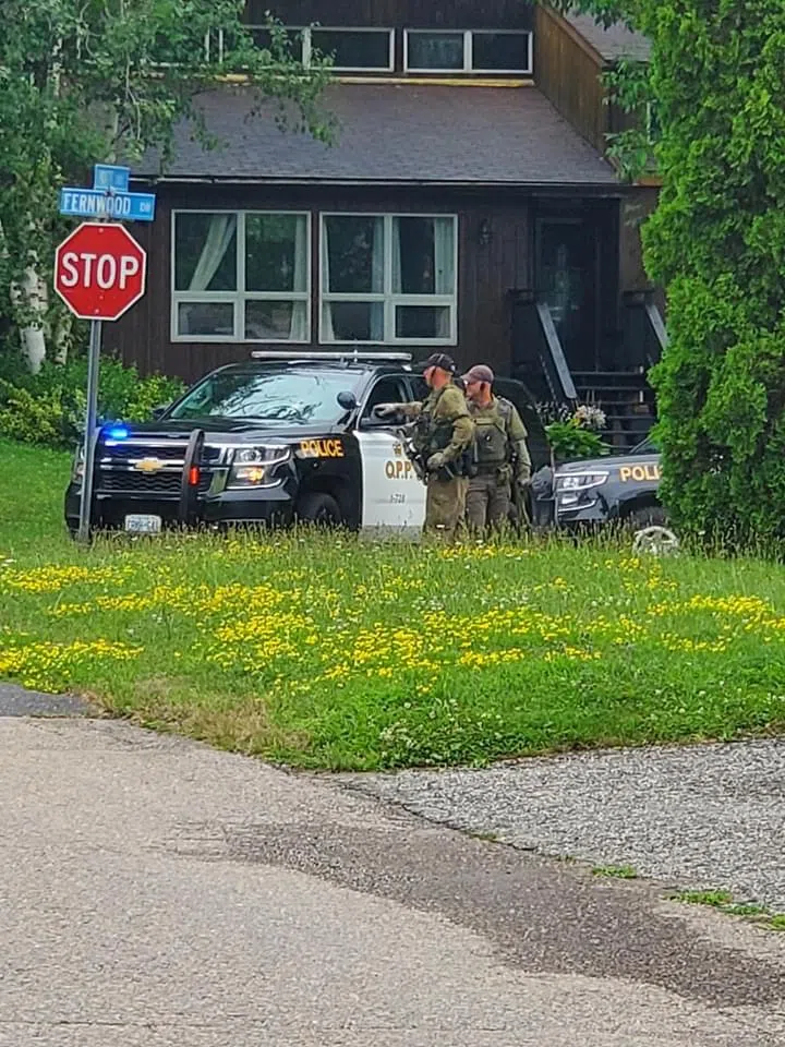 Heavy Police Presence This Afternoon In Gravenhurst | Country 102