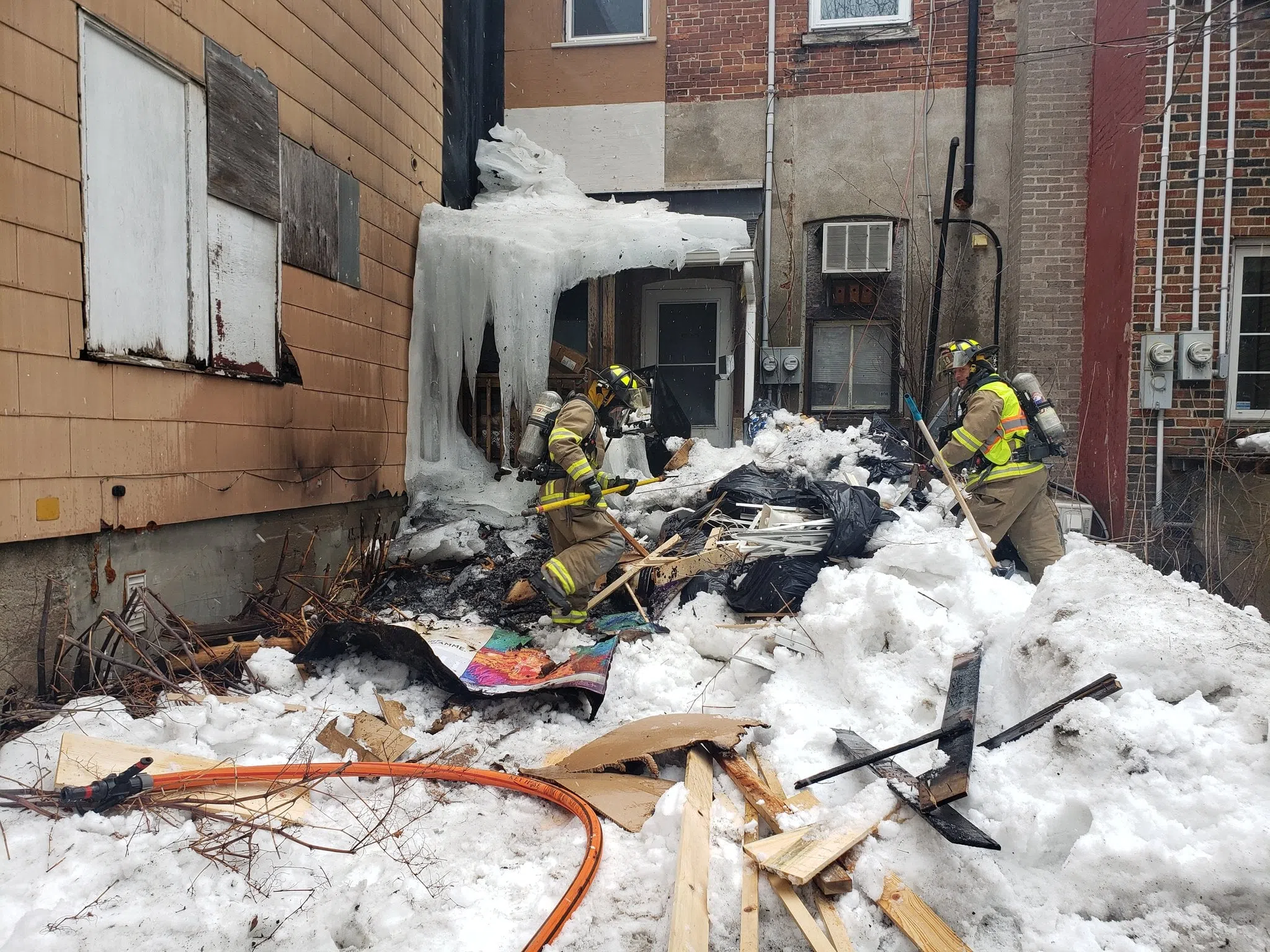 Occupants Helped Douse Fire Behind Building In Gravenhurst