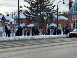 protesters line the bridge 