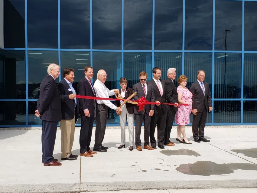 Simmons Pet Foods celebrates new facility opening with ribboncutting