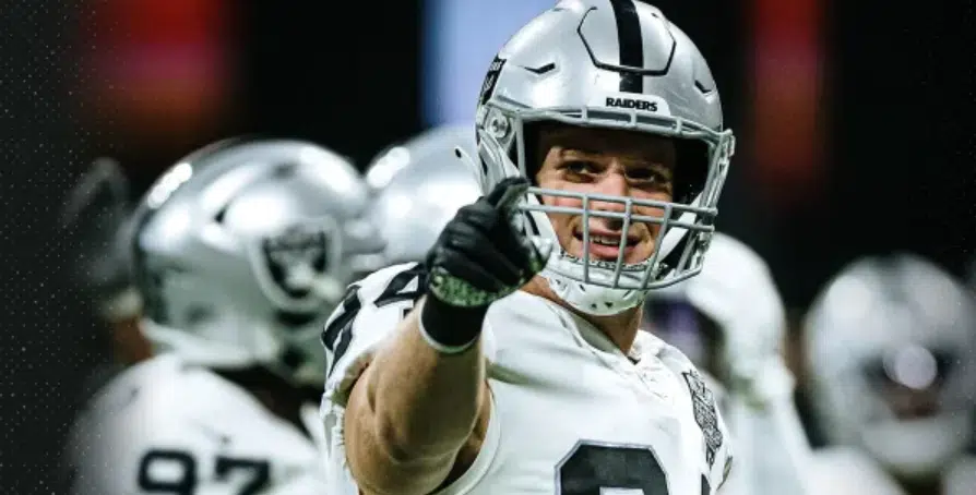 NFL: Raiders DE comes out as gay