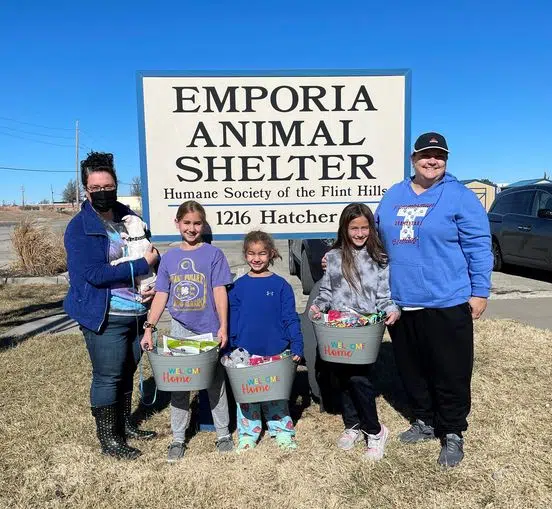 Timmerman Elementary students organize gift baskets for pets adopted