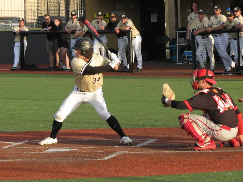 Emporia State baseball defeats Central Oklahoma , earns MIAA Tournament spot