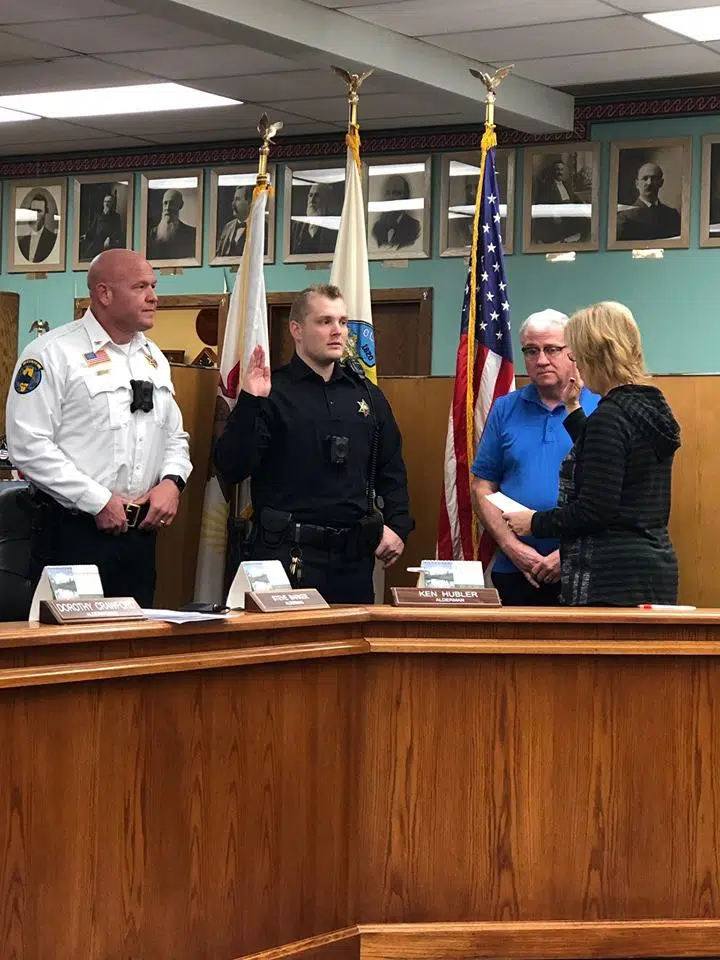 New Vandalia Police Officer Sworn In | Vandalia Radio