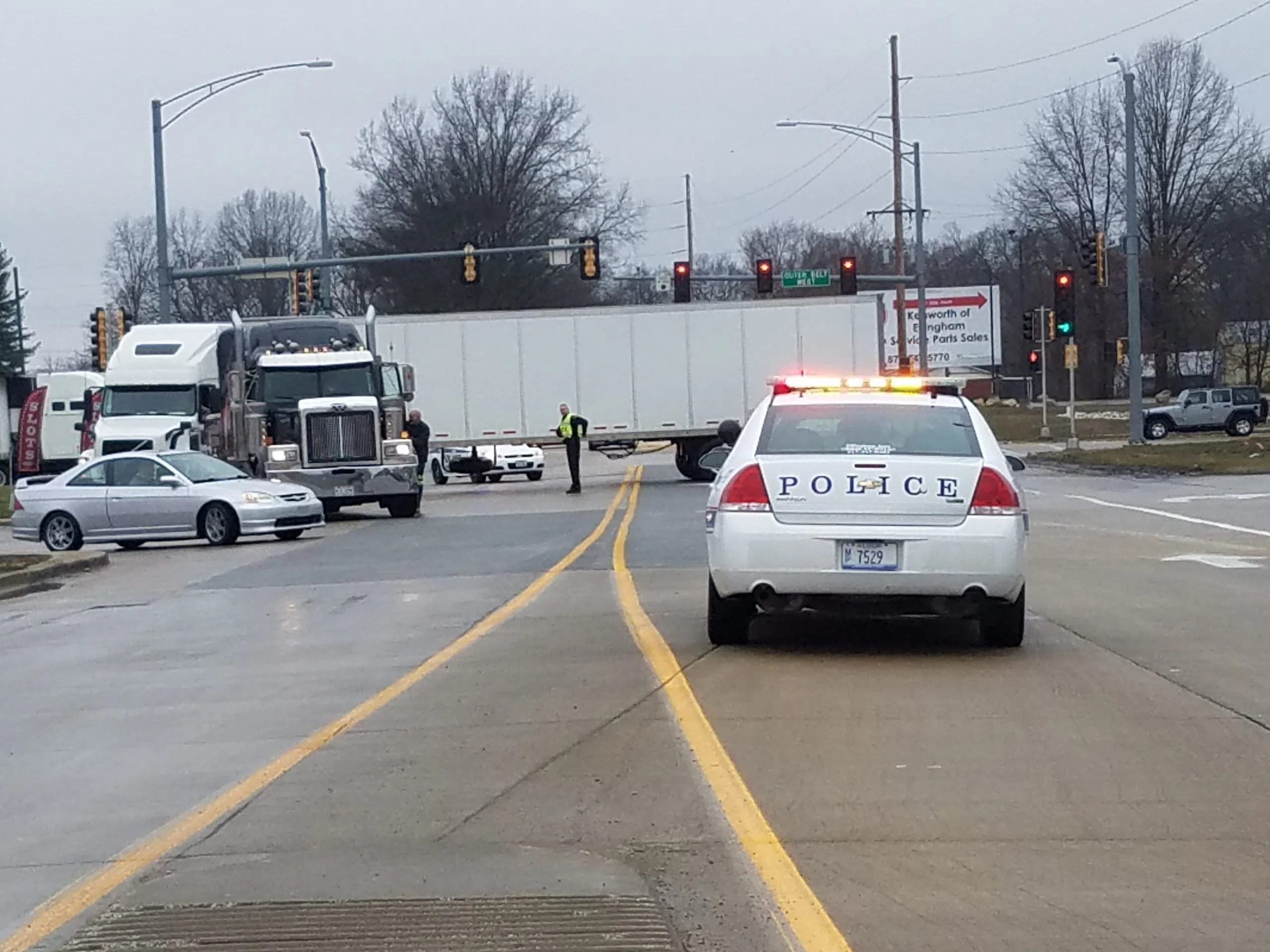 18-Wheeler Causes Traffic Jam Near I-70 | Effingham Radio