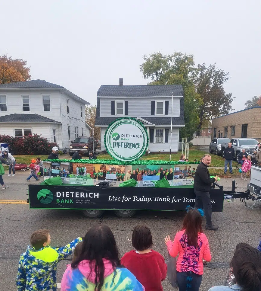 Effingham Halloween Parade Garners Big Turnout Despite Rainy Weather