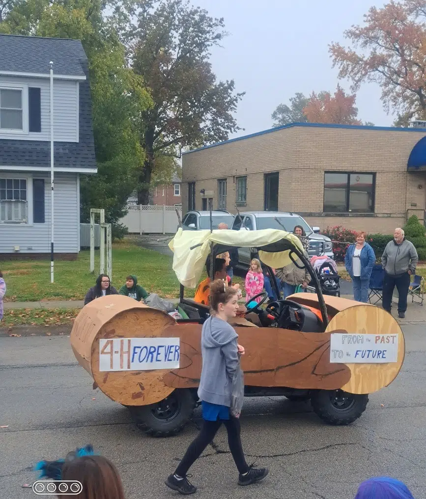 Effingham Halloween Parade Garners Big Turnout Despite Rainy Weather