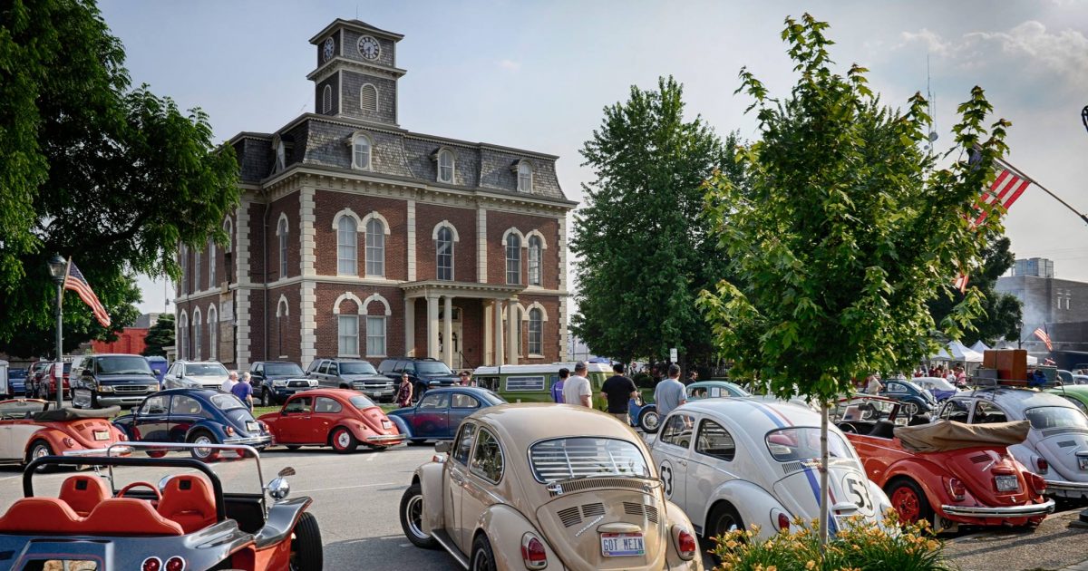 Visit Effingham Hosts Their Annual VW Welcomefest Downtown Party - Vimarsana News