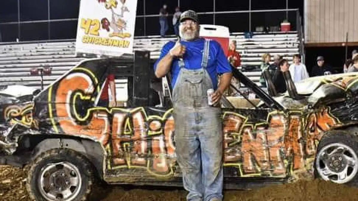 Mikey Gray “The Chickenman” takes home Mad Dog Award at Hancock County