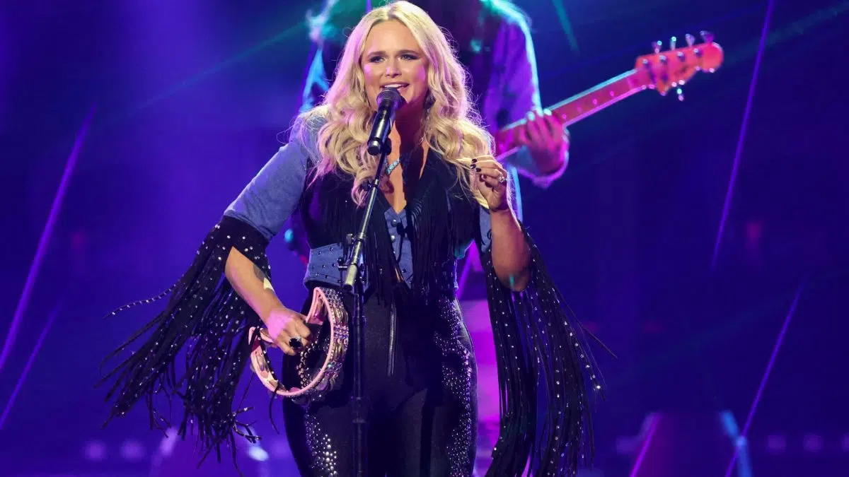 Miranda Lambert Stops Show over a ‘Selfie’ | Neuhoff Media Lafayette