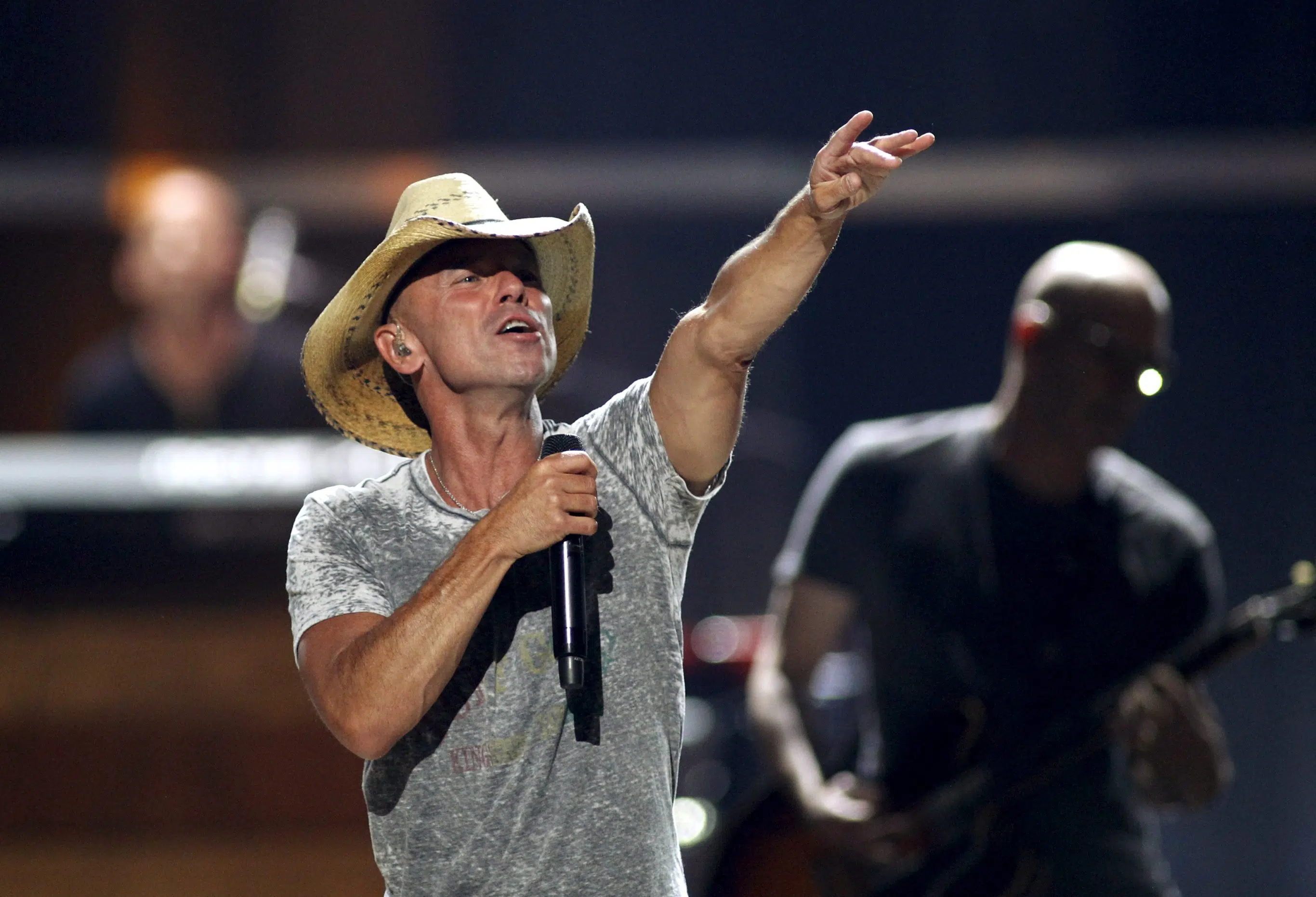 Kenny Chesney Shares Signature Cocktail | Neuhoff Media Lafayette