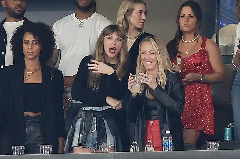 Travis Kelce notes Taylor Swift's bold appearance at Chiefs game