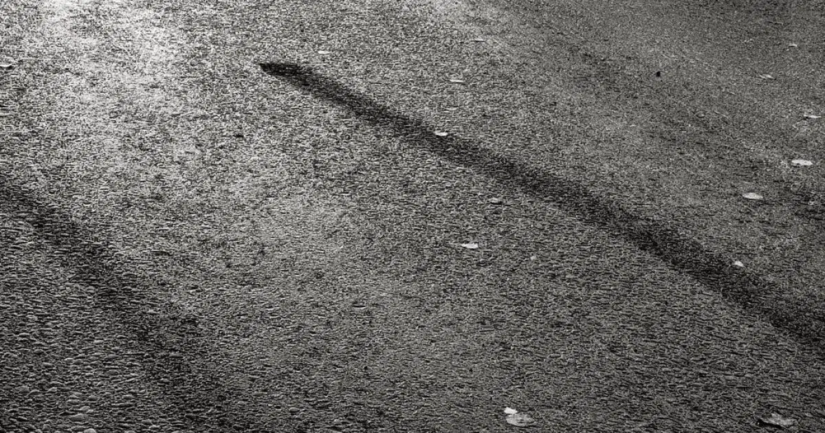 Officials say 2 people killed in crash near Bennington Y102