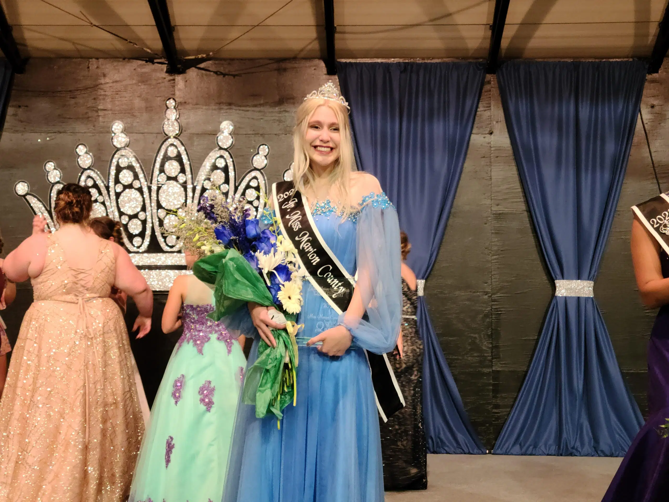 Sarah Morris is crowned Jr. Miss Marion County South Central Illinois