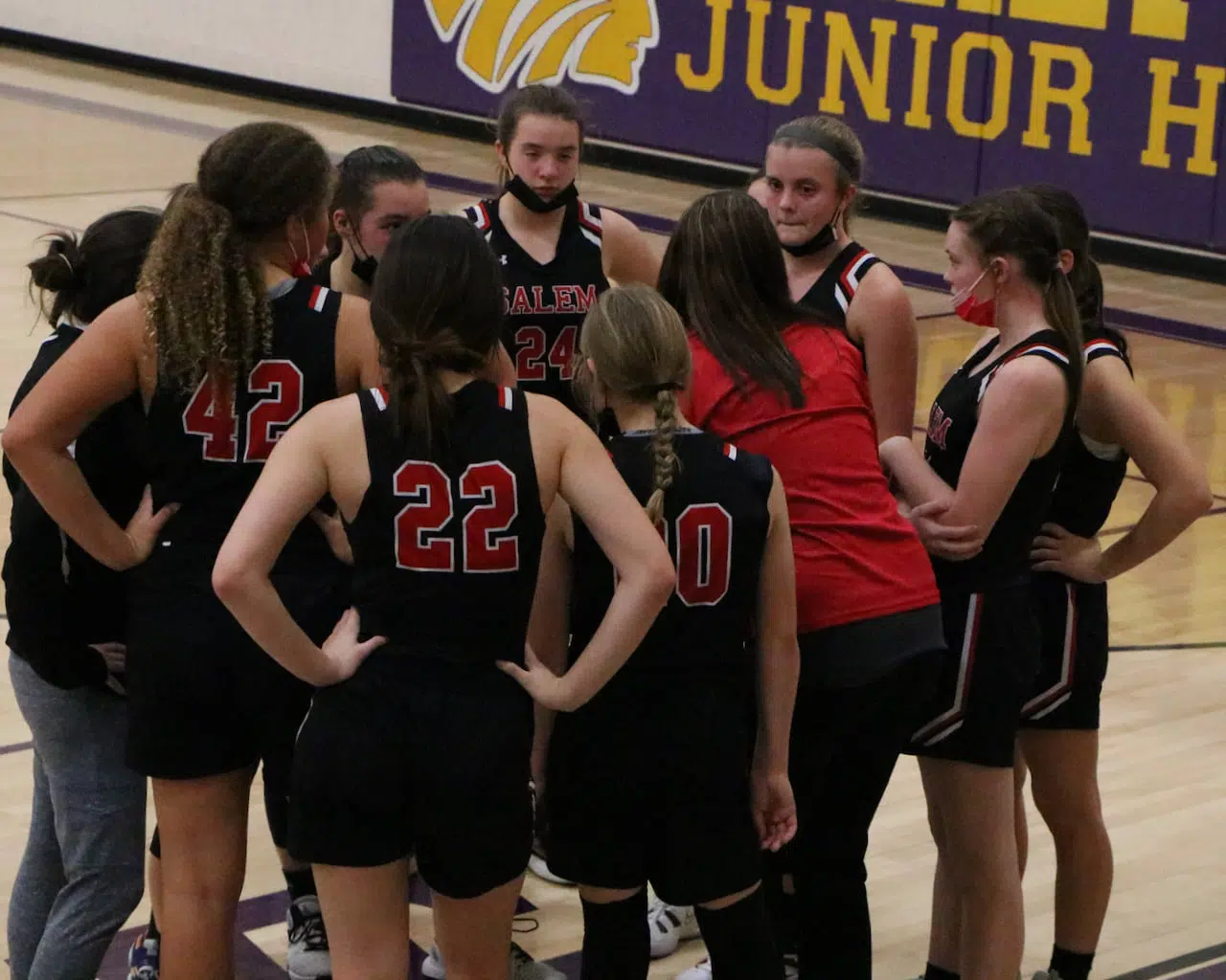 Lady Bobcats Fall At Bartelso….Selmaville & Patoka Earn Wins South