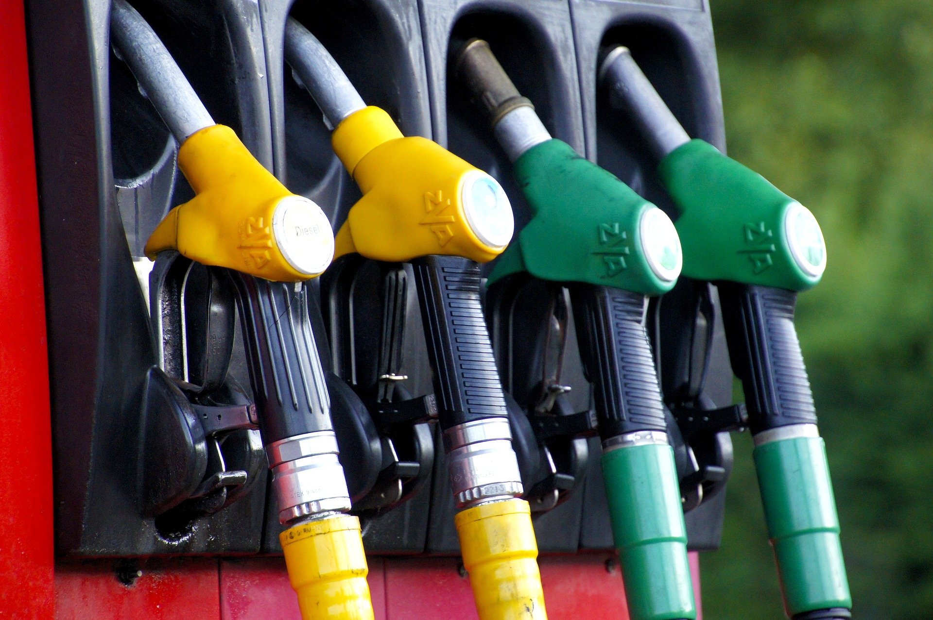 Gas Station Accidentally Mixes Up Gas & Diesel - Vimarsana News