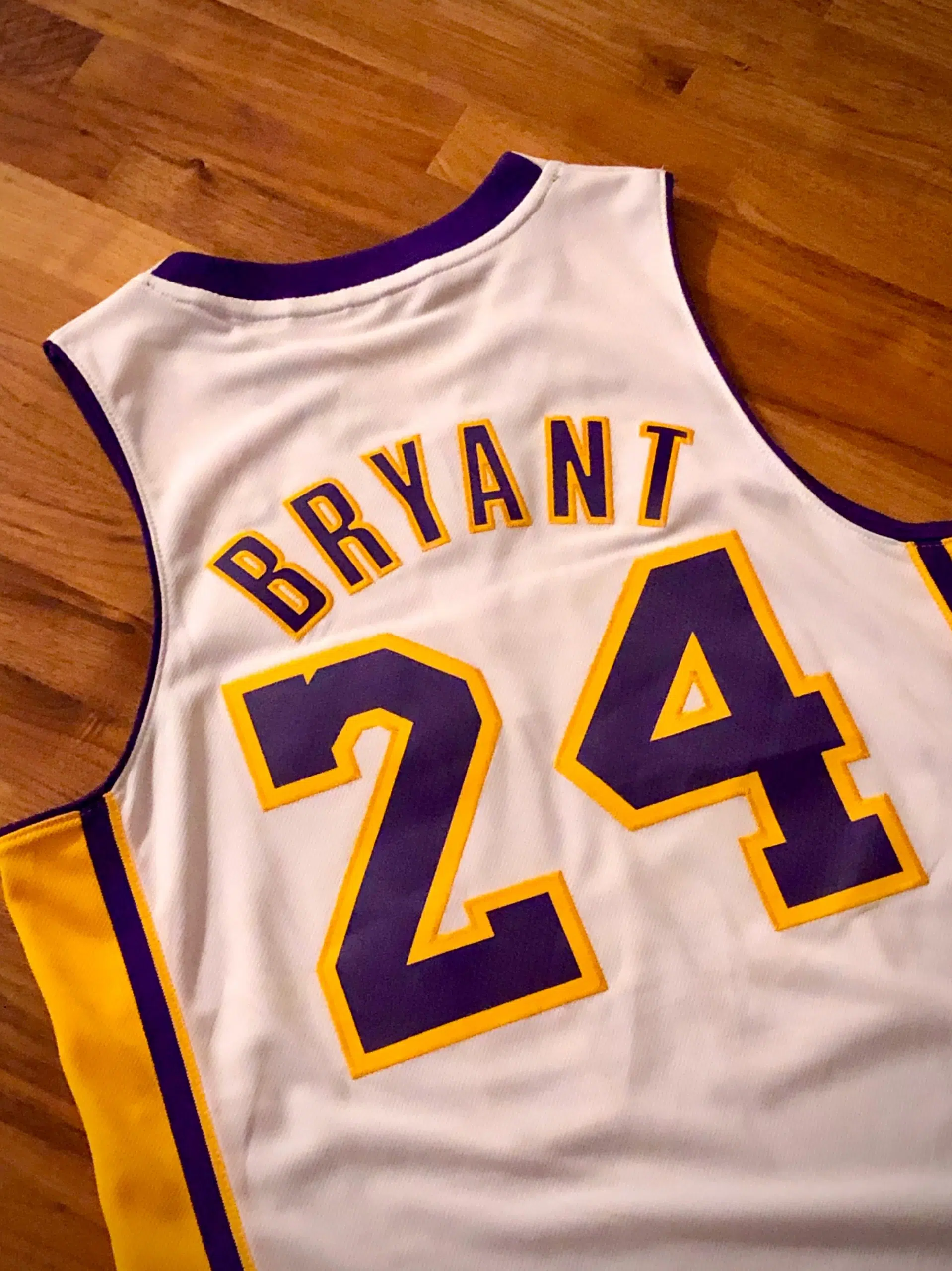 Kobe Bryant MVP jersey sells for $5.8 million